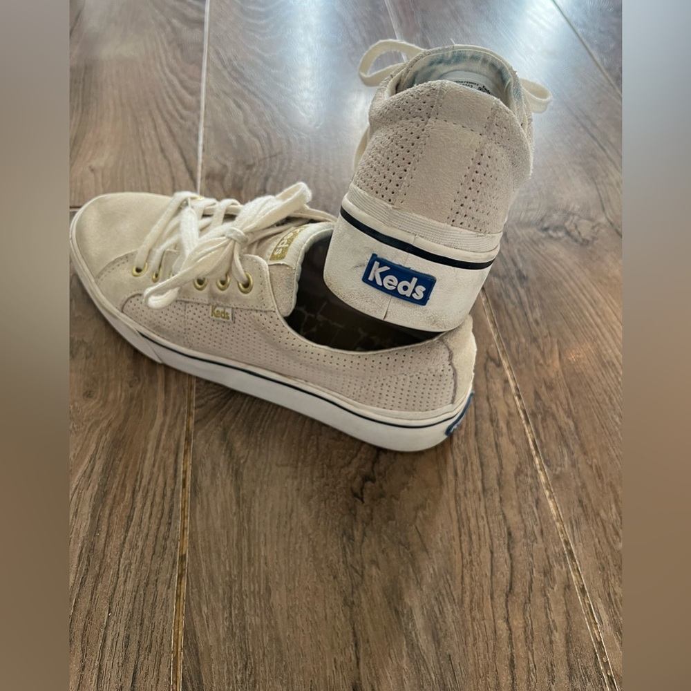 Jump kick Keds